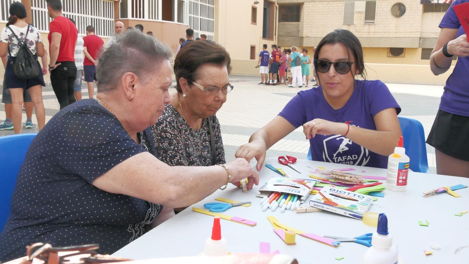 La programación comenzó con distintos juegos y actividades físicas, con la colaboración de alumnos el IES Abdera.