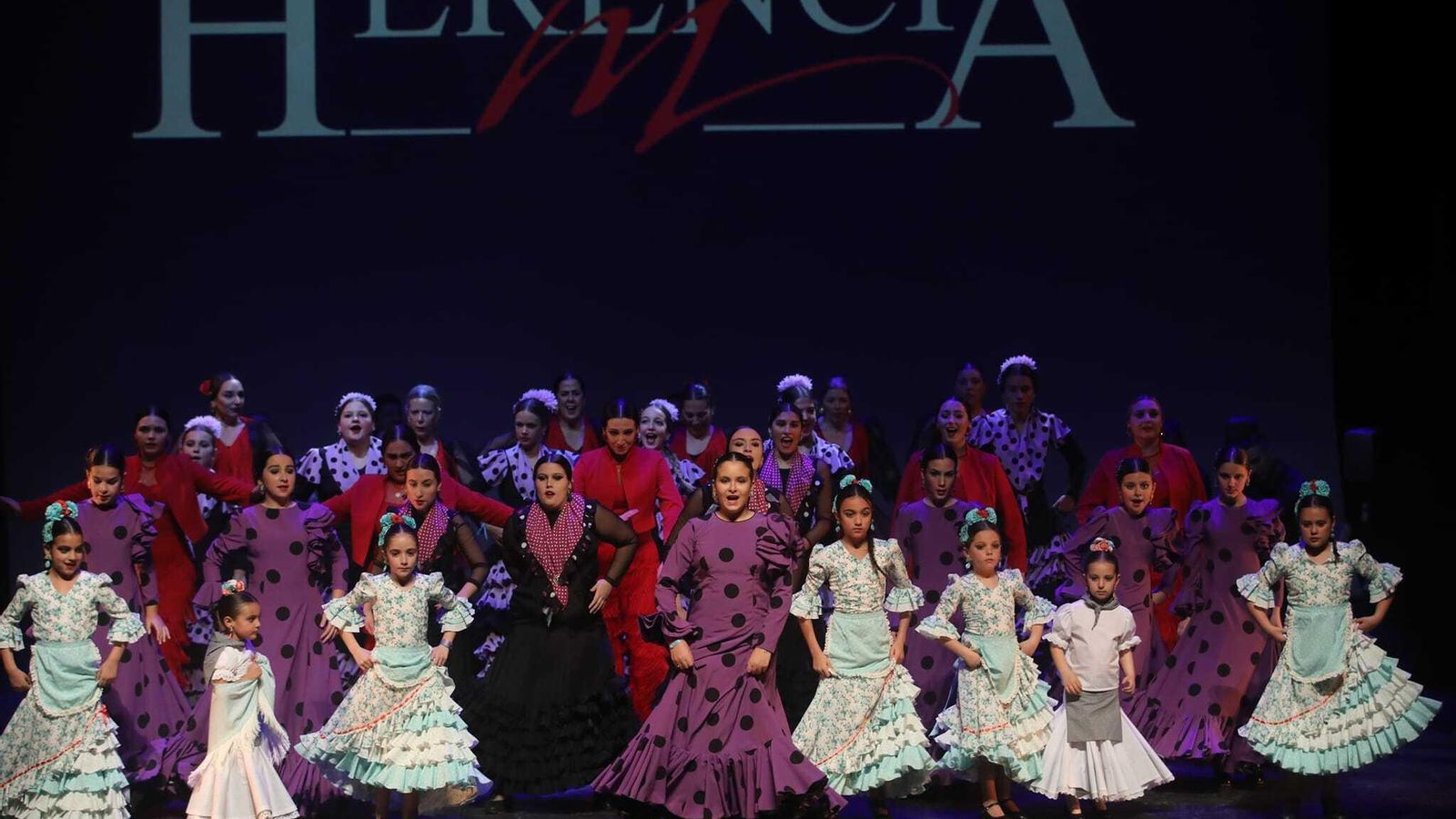 Actuación de la academia de baile Marisma en el homenaje a Pepa Peña.