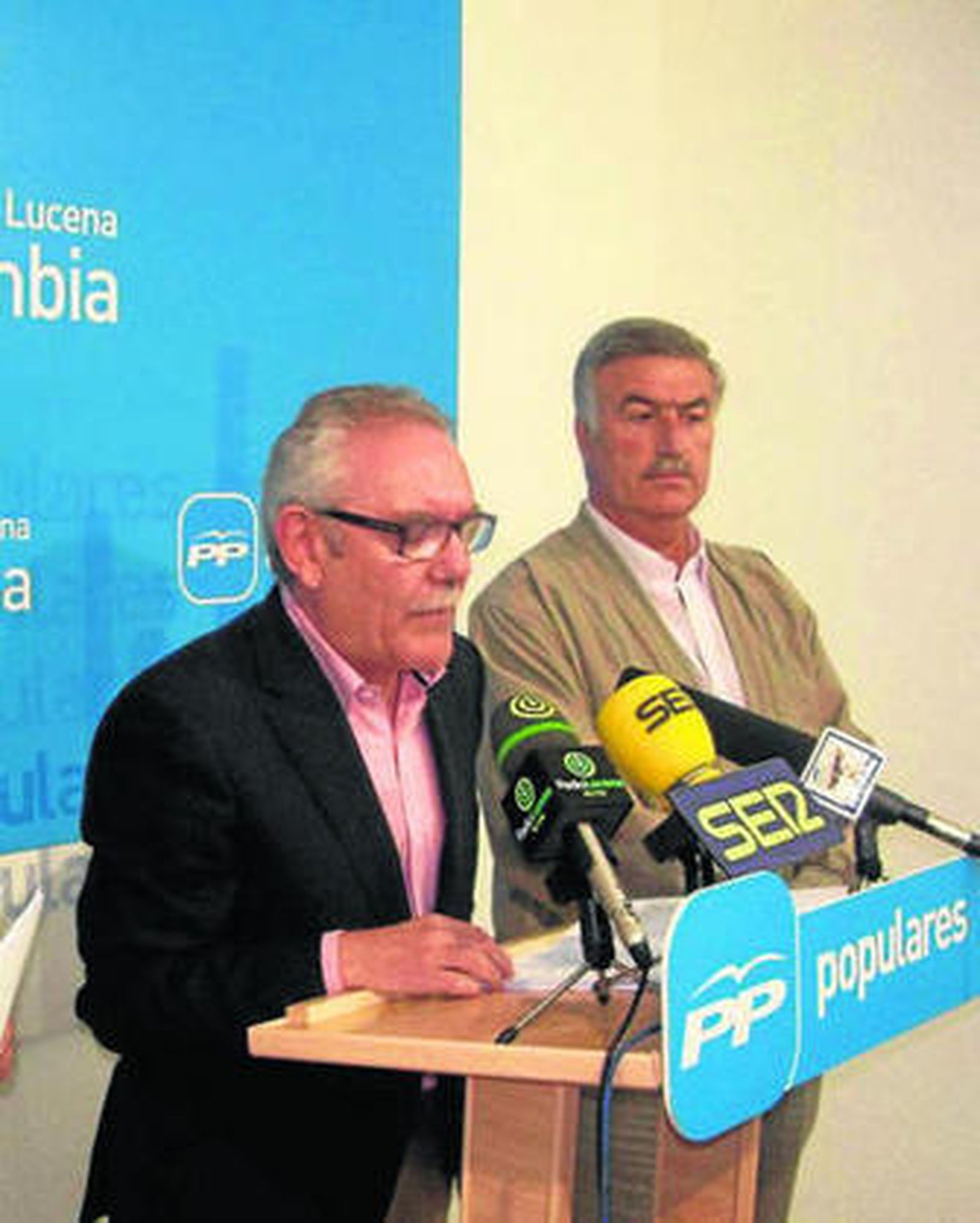 Rueda de prensa de Morillo-Velarde y Juan Ruiz, del PP.