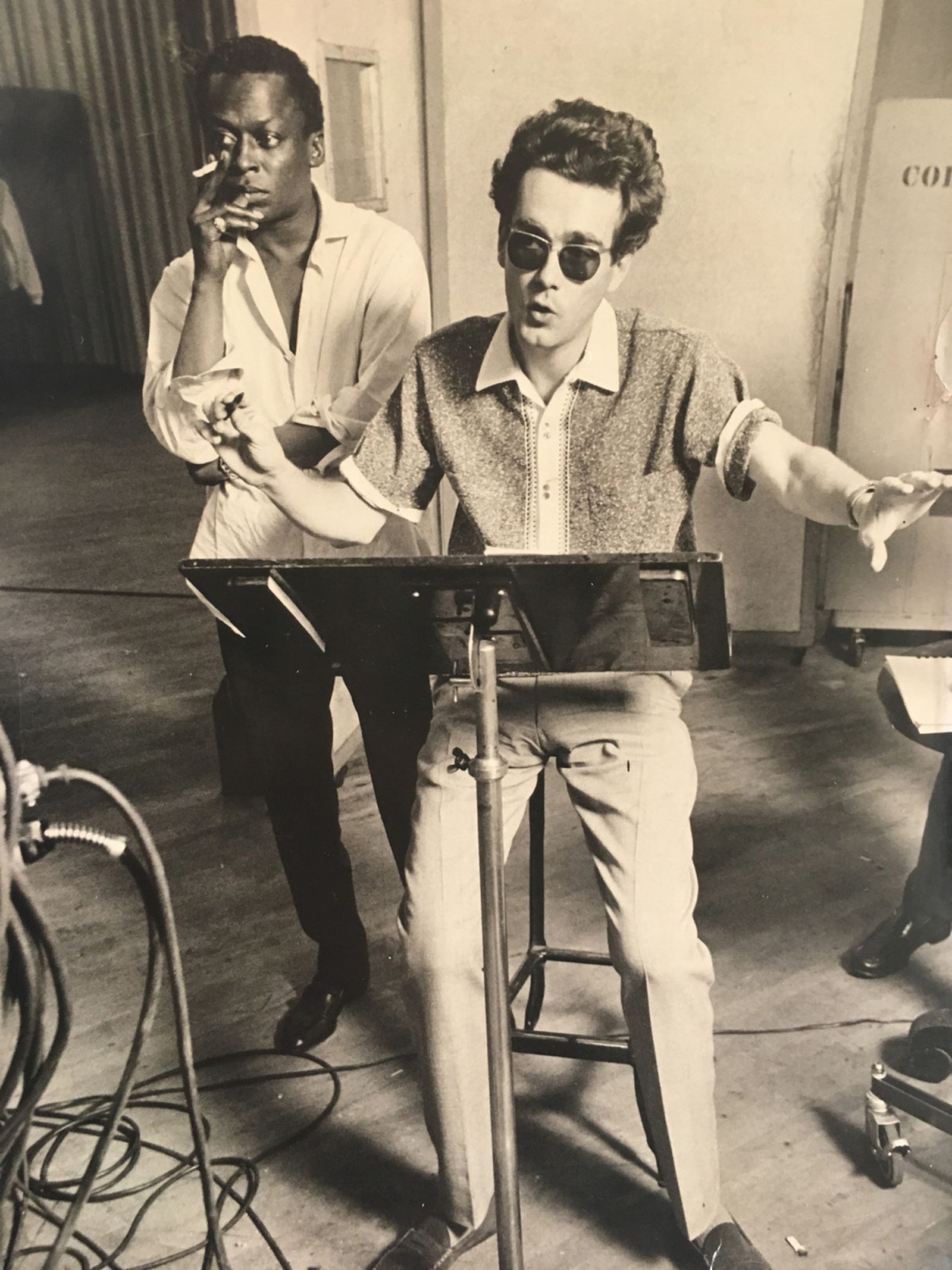 A finales de los 60, con Miles Davis en un un estudio de grabación de Nueva York.