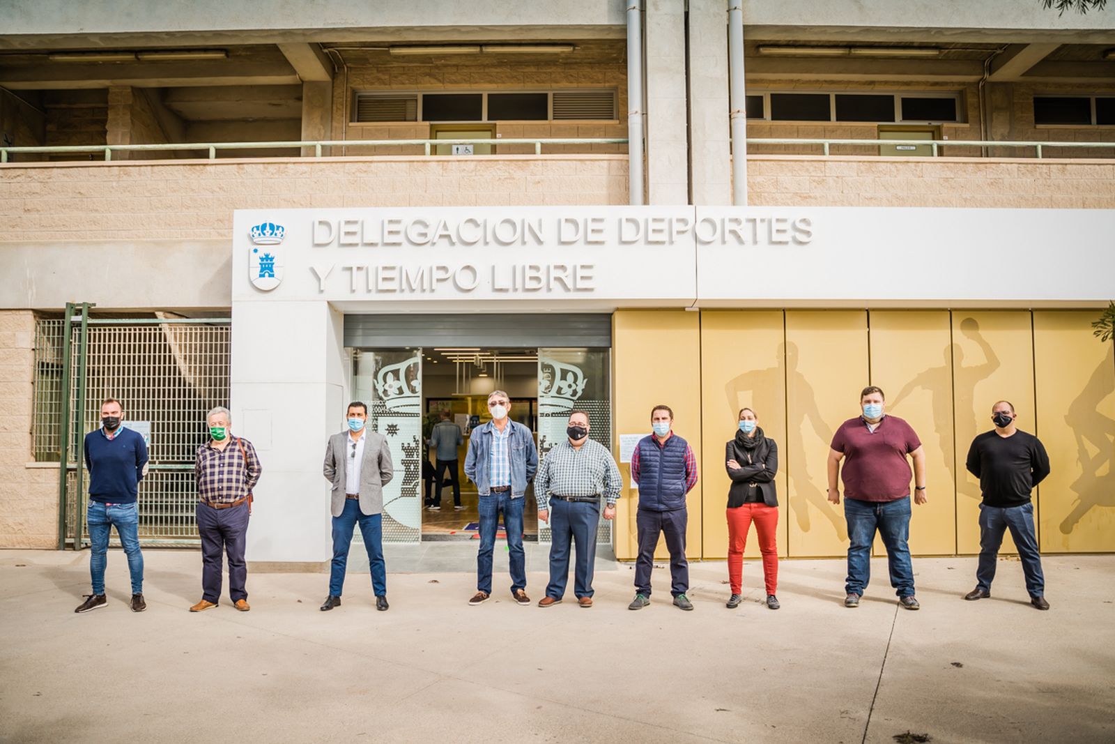 José Juan Rubí, con representantes de clubes de Roquetas.