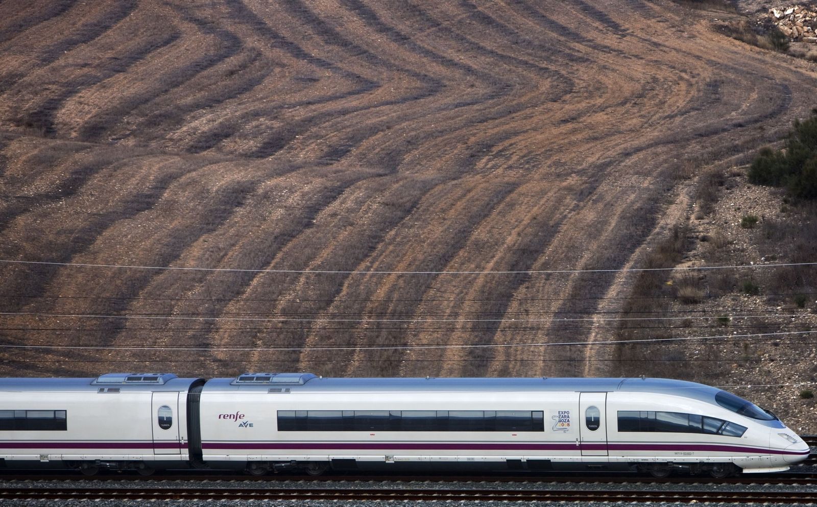 Trene S-103 con los que se realizarán todos los servicios AVE entre Málaga  y Barcelona