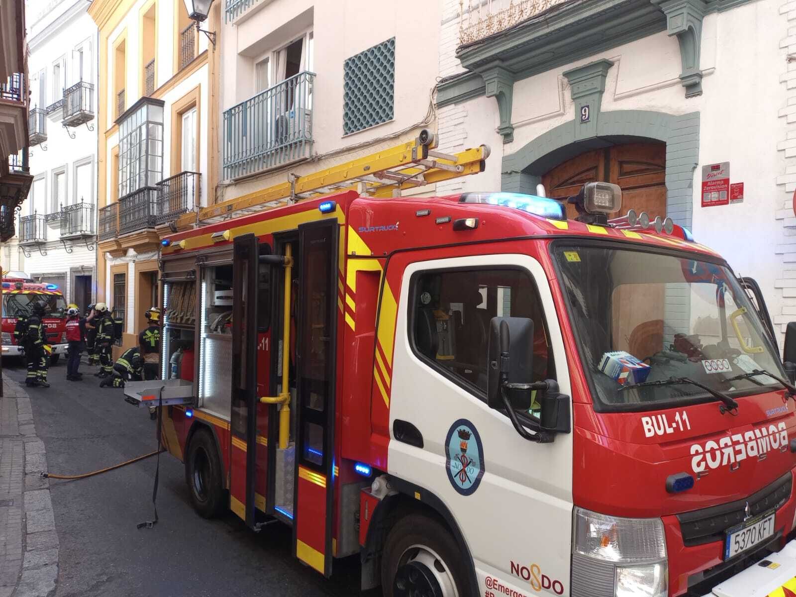 Incendio provocado por una sandwichera en la Alfalfa