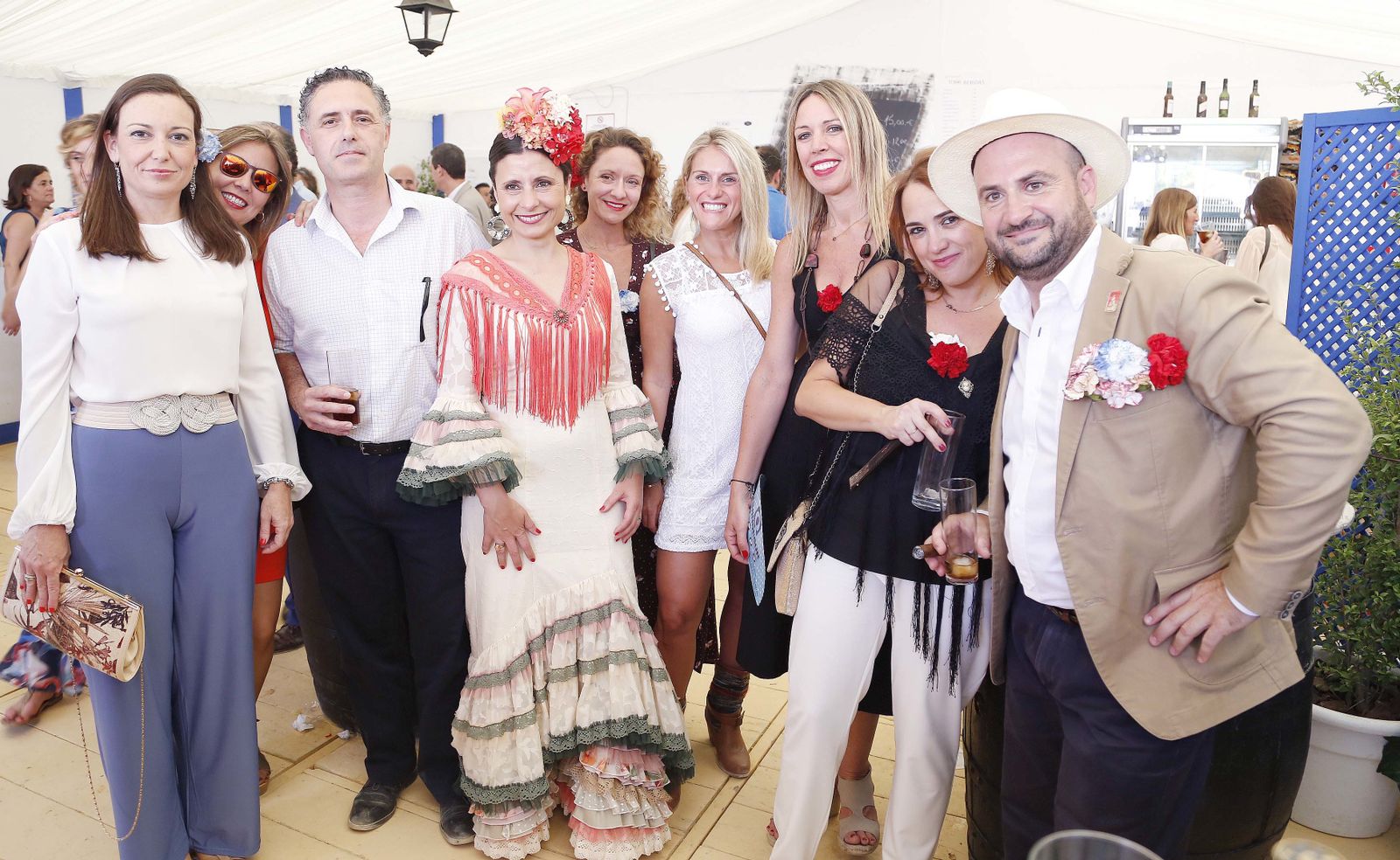 Magdalena López, Bibiana Lozano, Paz Sánchez, Helena del Castillo, Pilar Vadillo, Maritina del Puerto, Fosco Valimaña y Manolo Barrios.