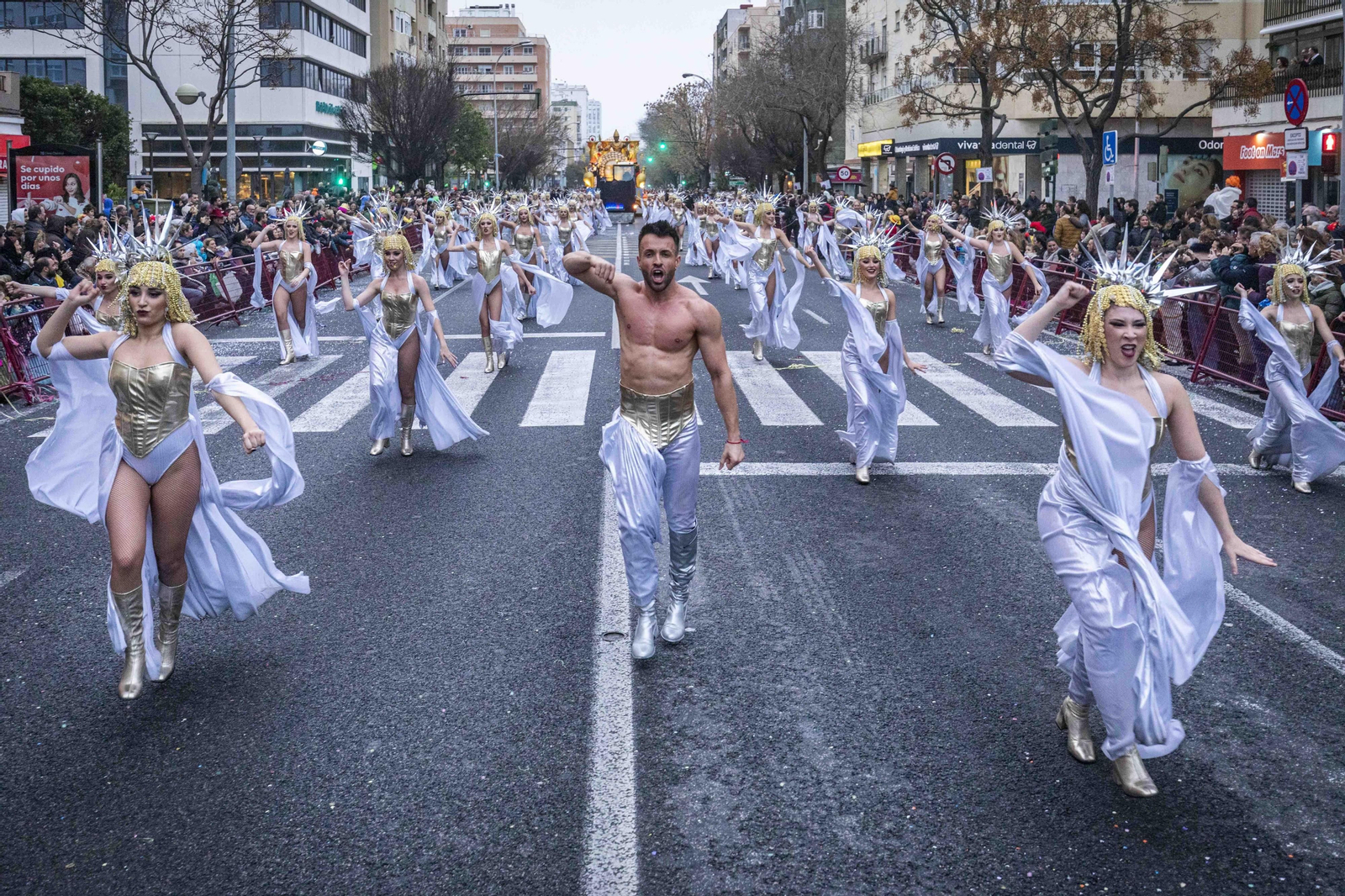 La Cabalgata Magna del Carnaval de Cádiz 2024, en imágenes