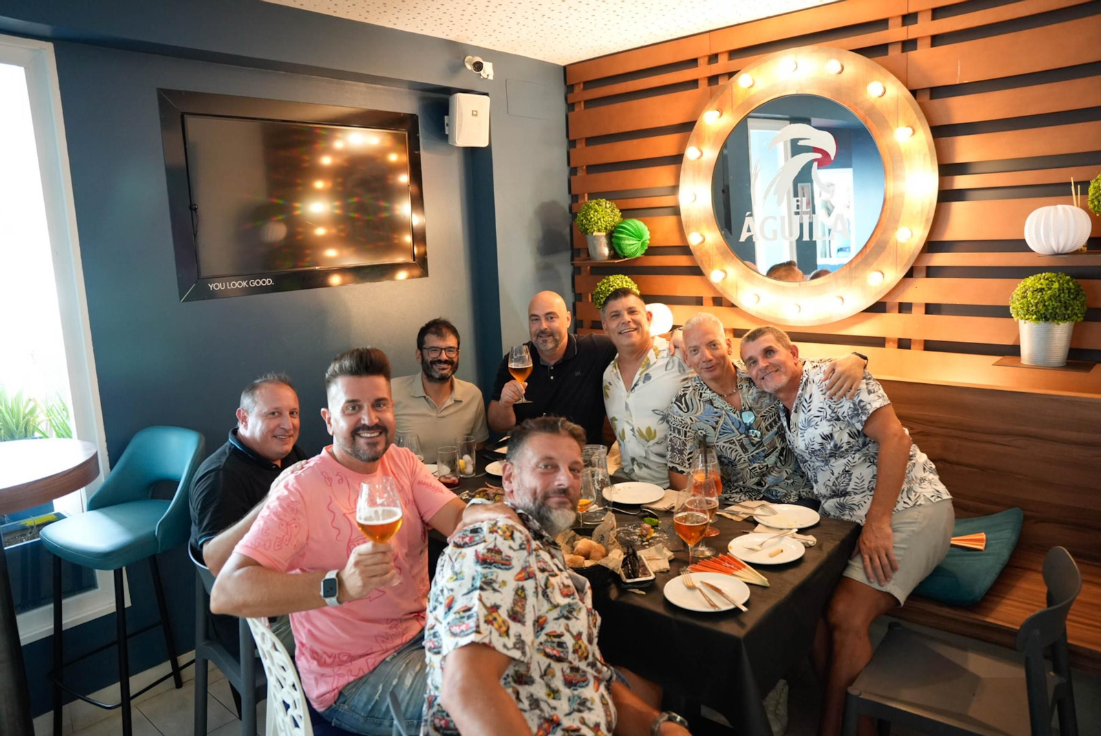 Los almerienses disfrutan del miércoles en la feria de día