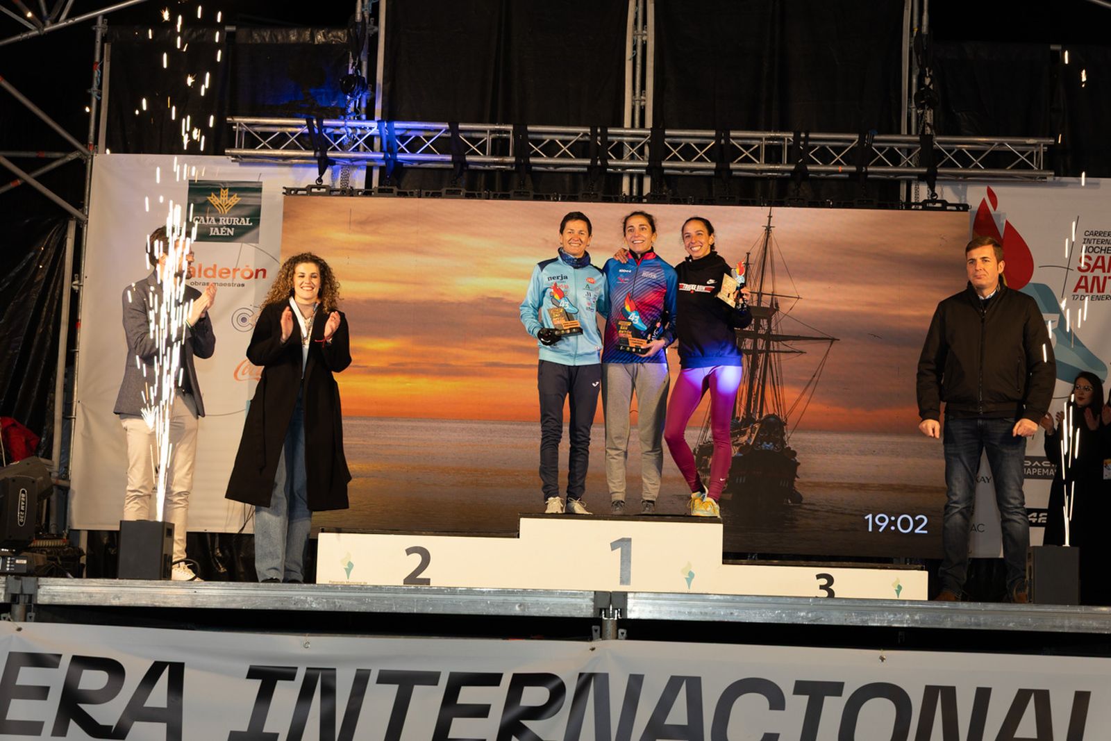 En imágenes: entrega de trofeos de todas las categorías de la Carrera de San Antón 2026