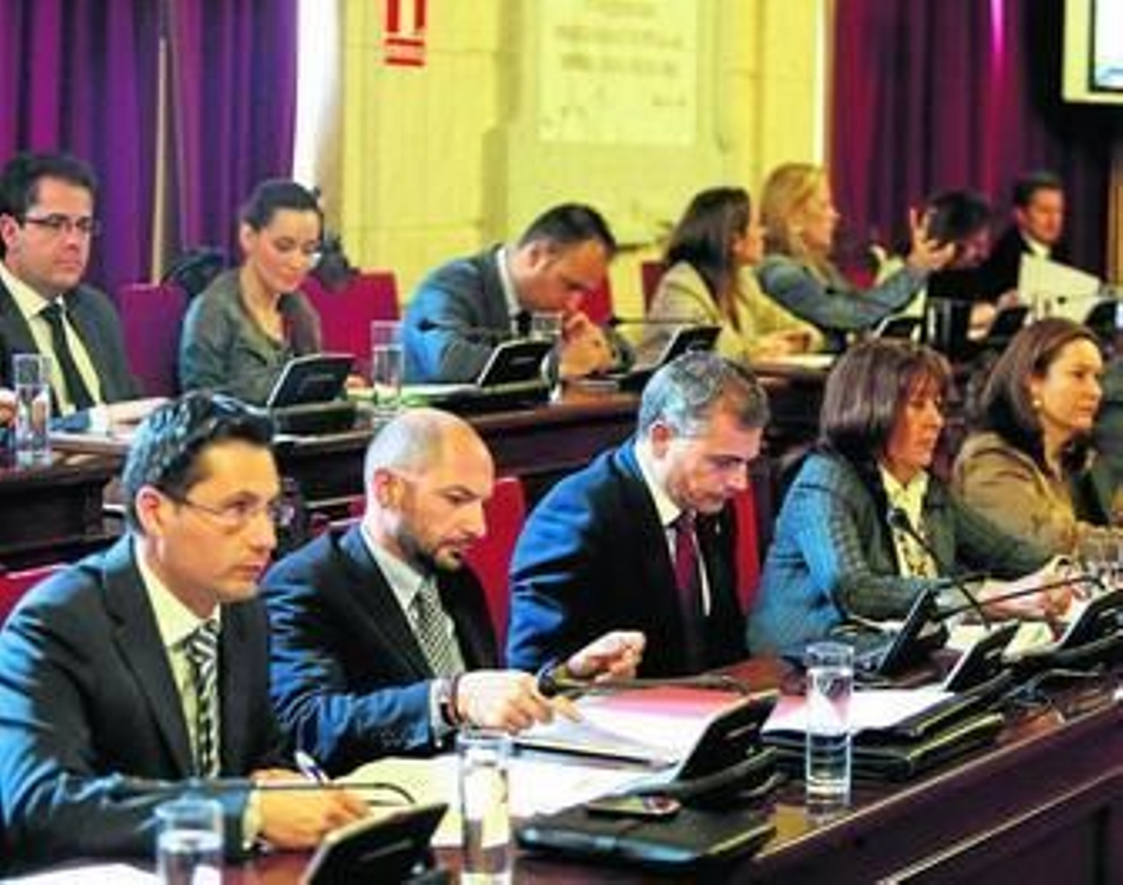 Concejales del equipo de gobierno del PP en el Pleno celebrado ayer.