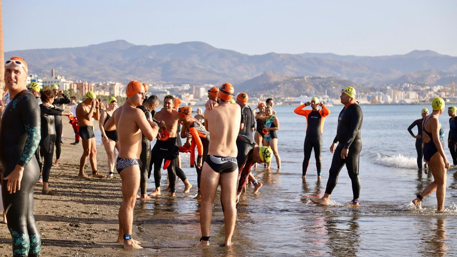 Las fotos de la 6º Travesía Aliquindoi de nado en Málaga Las fotos de la 6º Travesía Aliquindoi de nado en Málaga