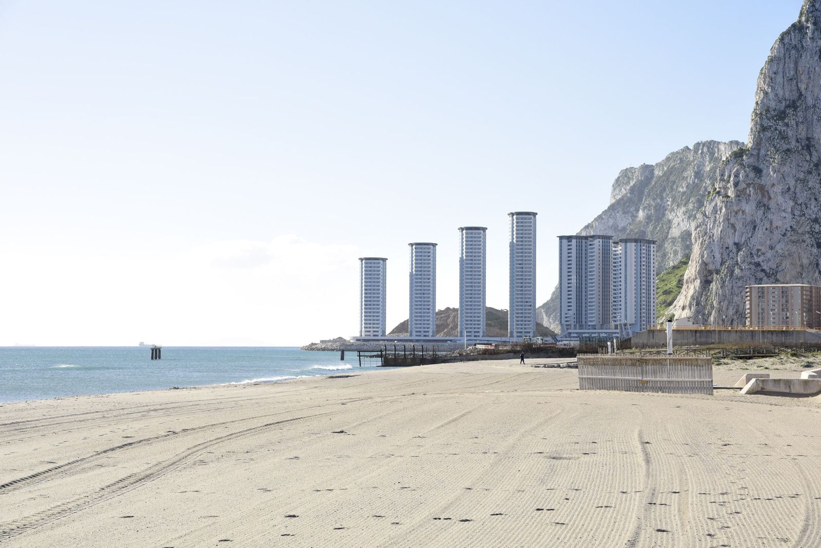 Las fotografías de un sábado en las playas de La línea tras las borrascas