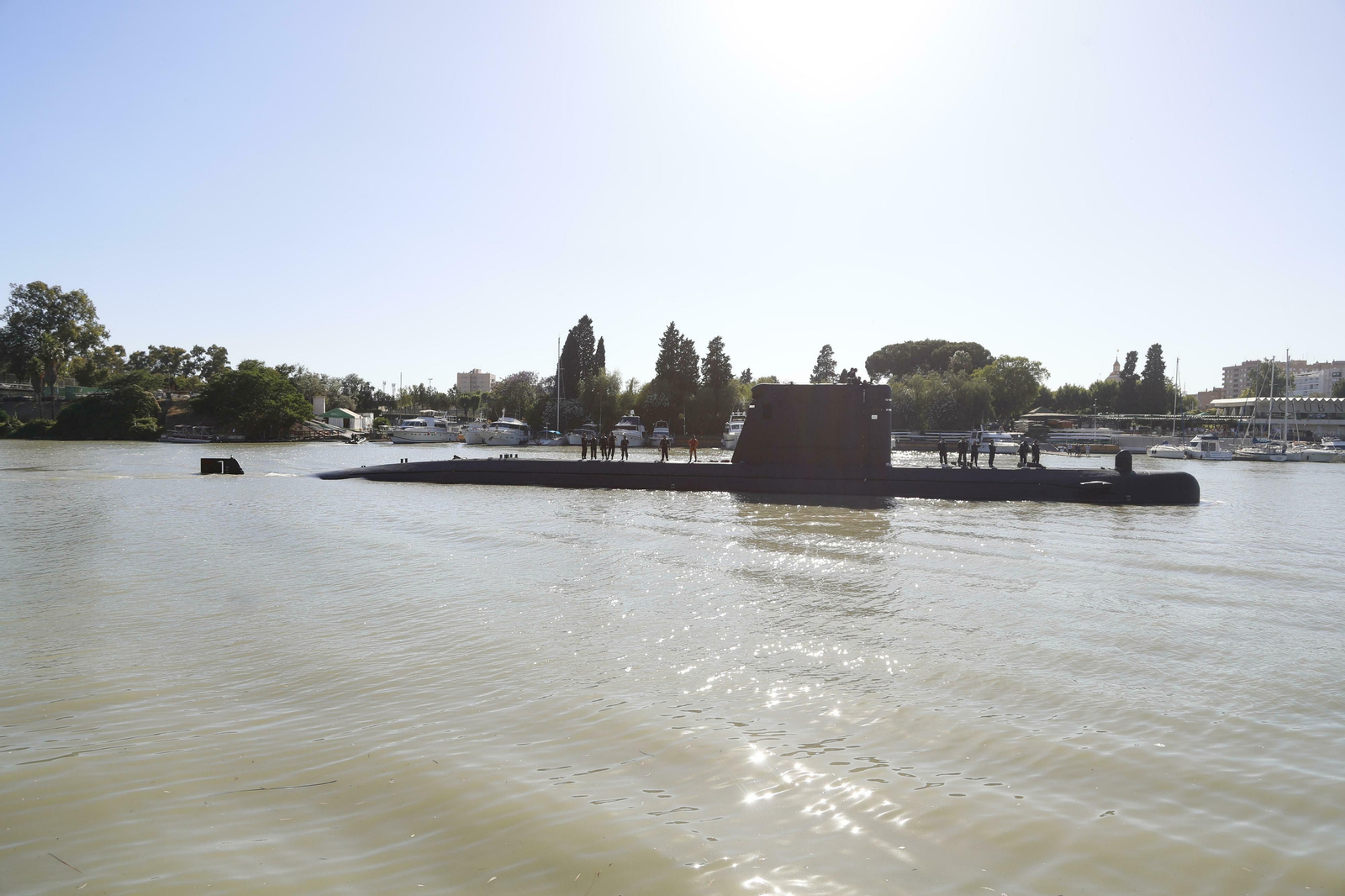 Las mejores fotos de la llegada del submarino 'Tramontana' a Sevilla