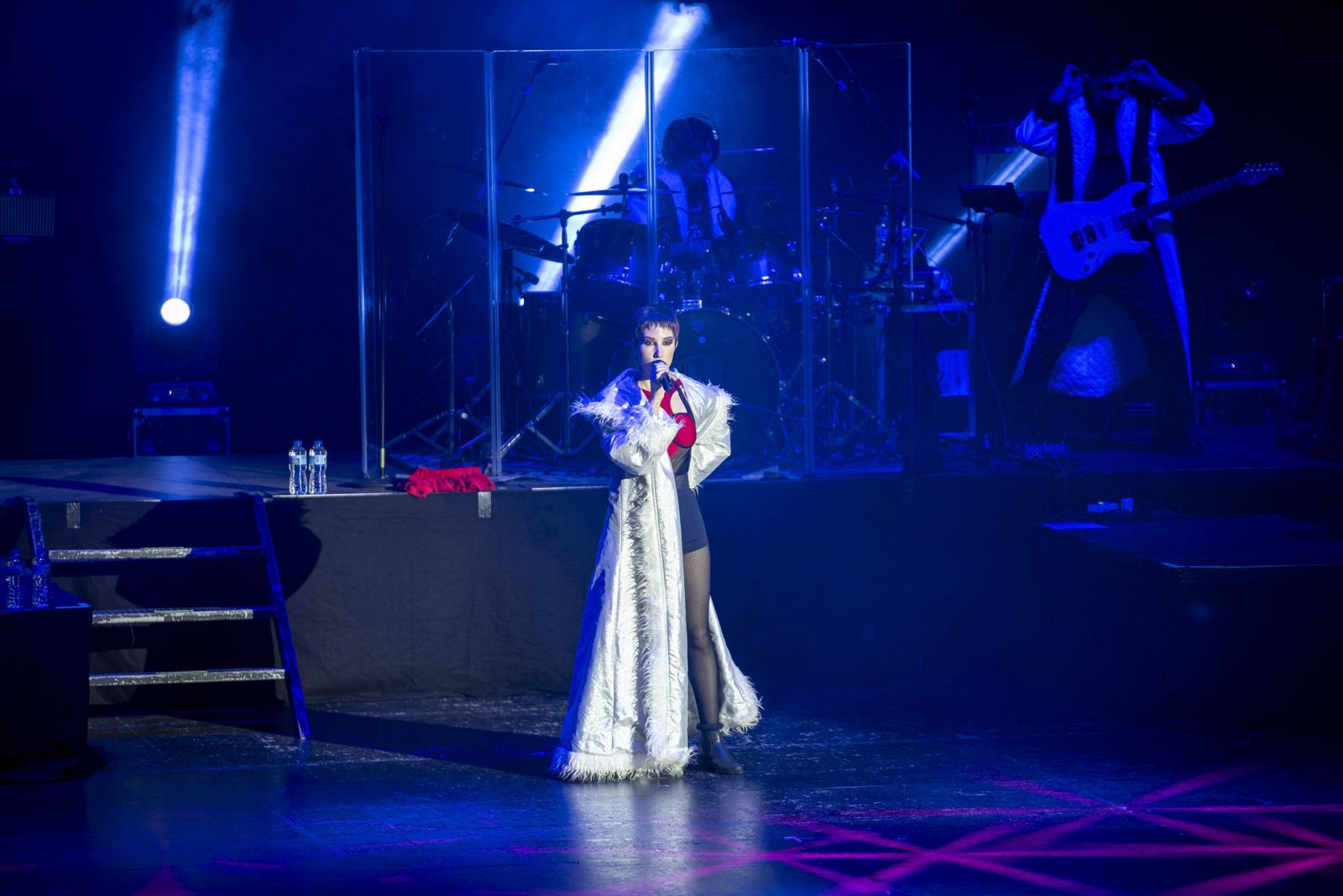 Belén Alarcón ejecuta a la perfección la voz y la coreografía de Ana Torroja en este grandioso espectáculo.