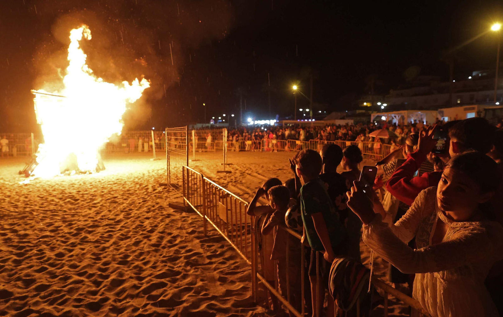Fotos de la noche de San Juan en la playa de Getares de Algeciras