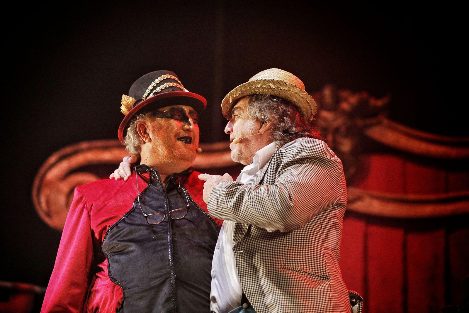 Carnaval de Cádiz 2023: Pregón y quema del Gran Momo, en imágenes