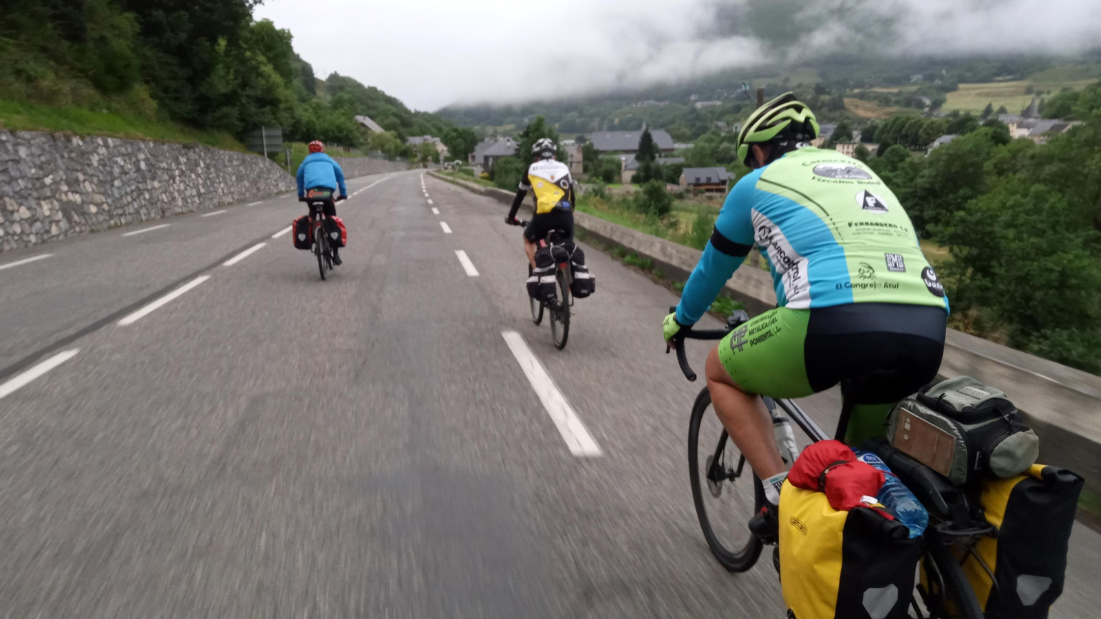 Fotogalería de la Transpirenaica de cuatro almerienses.