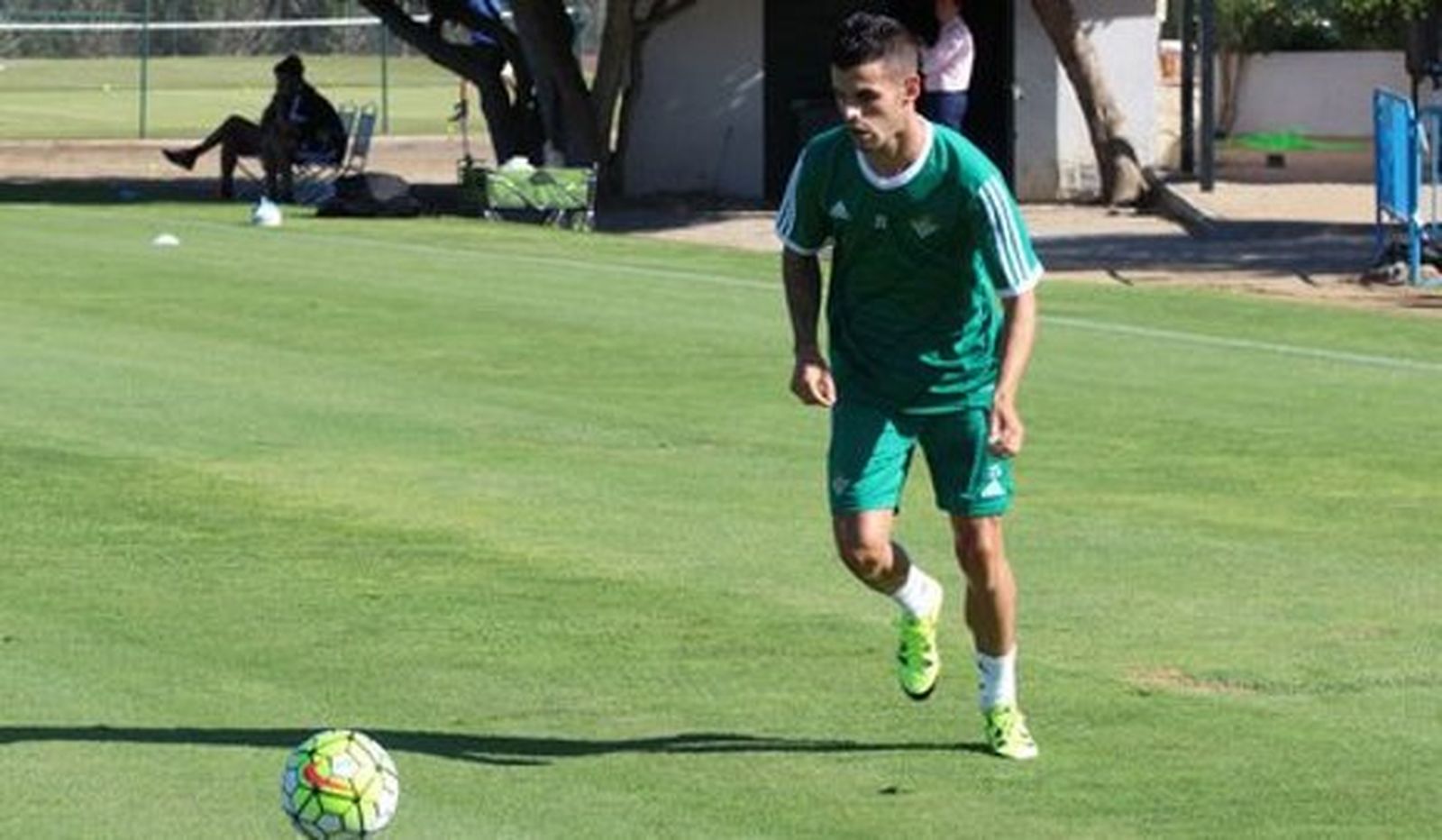 Álex Martínez: "Vuelvo para partirme la cara por este escudo"