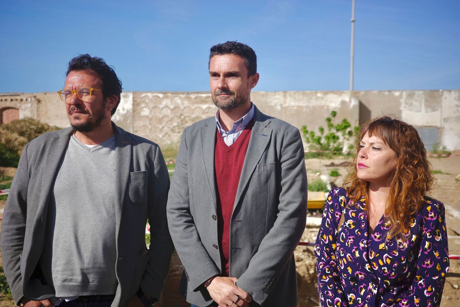 Kichi y Vila,  este jueves en una visita al cementerio de San José.