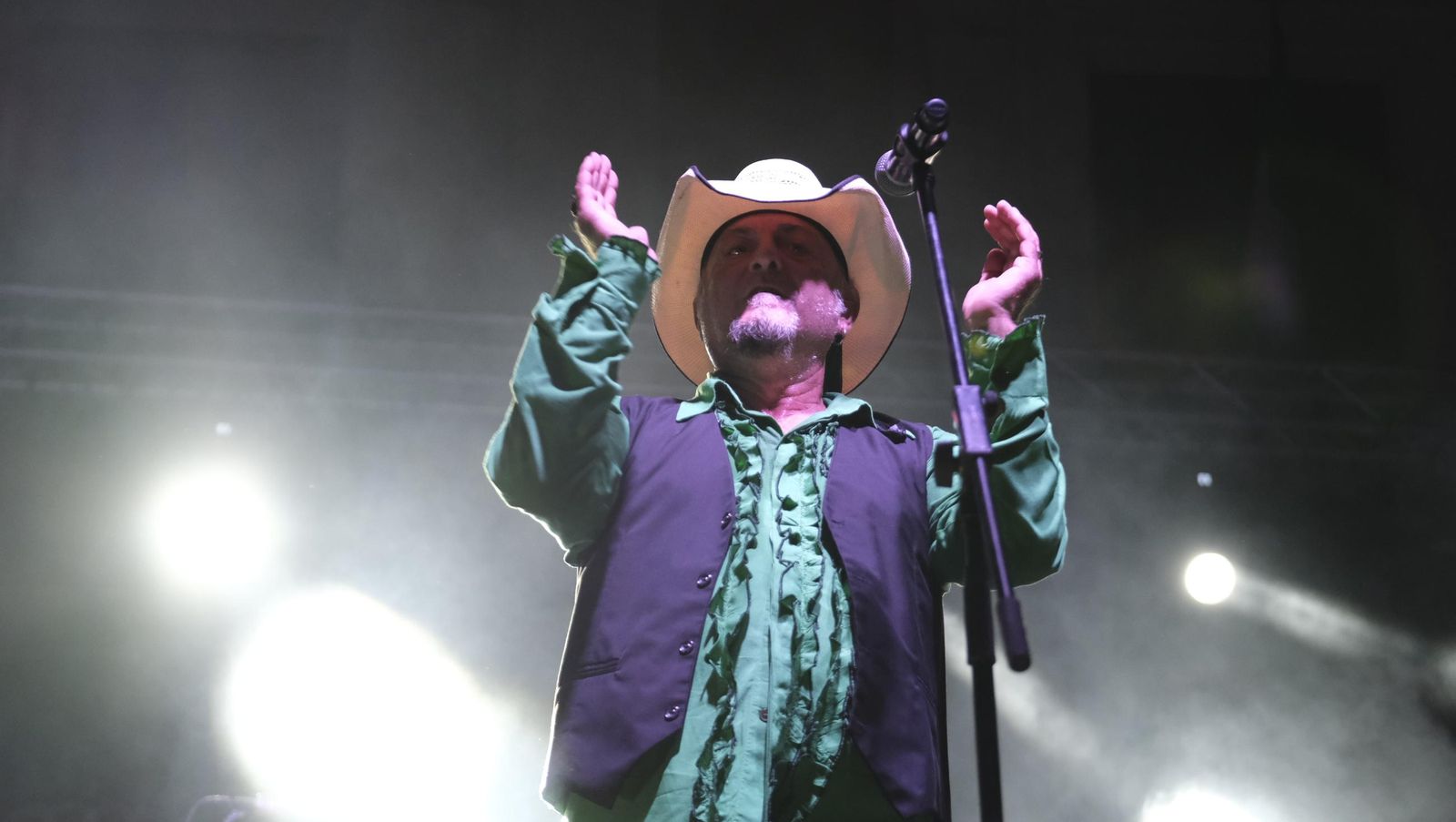 Los míticos Rebeldes abren la Feria de Almería 2024, en imágenes