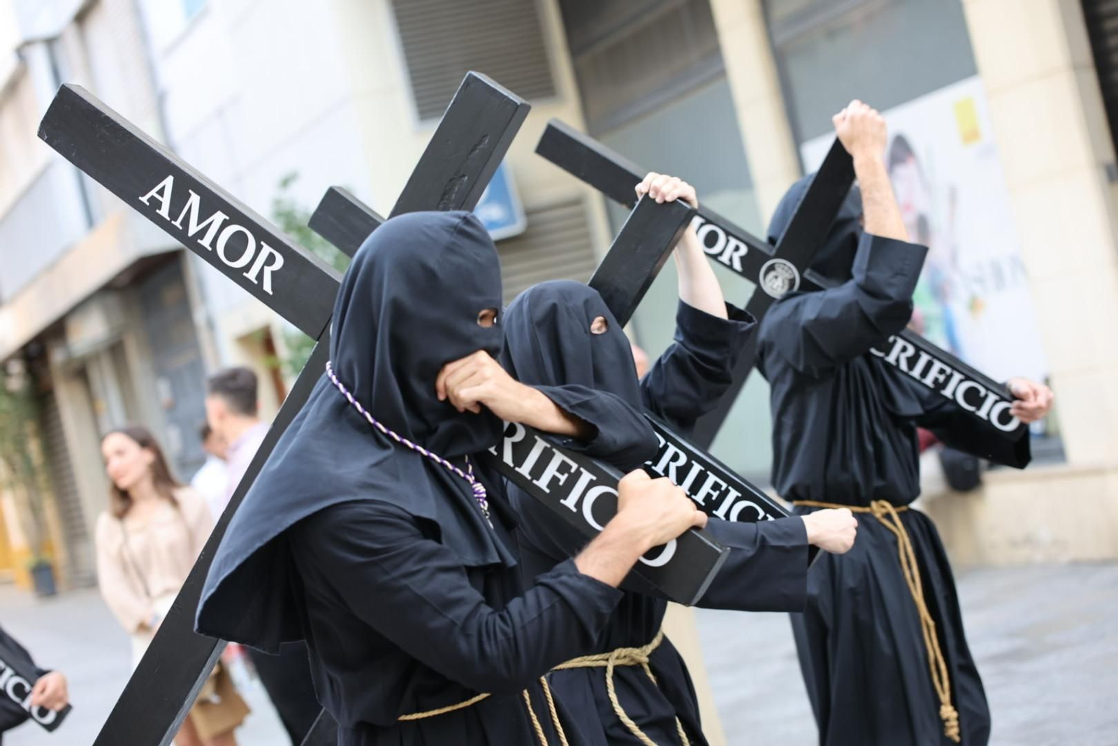 Lunes Santo en Jerez: imágenes de Amor y Sacrificio