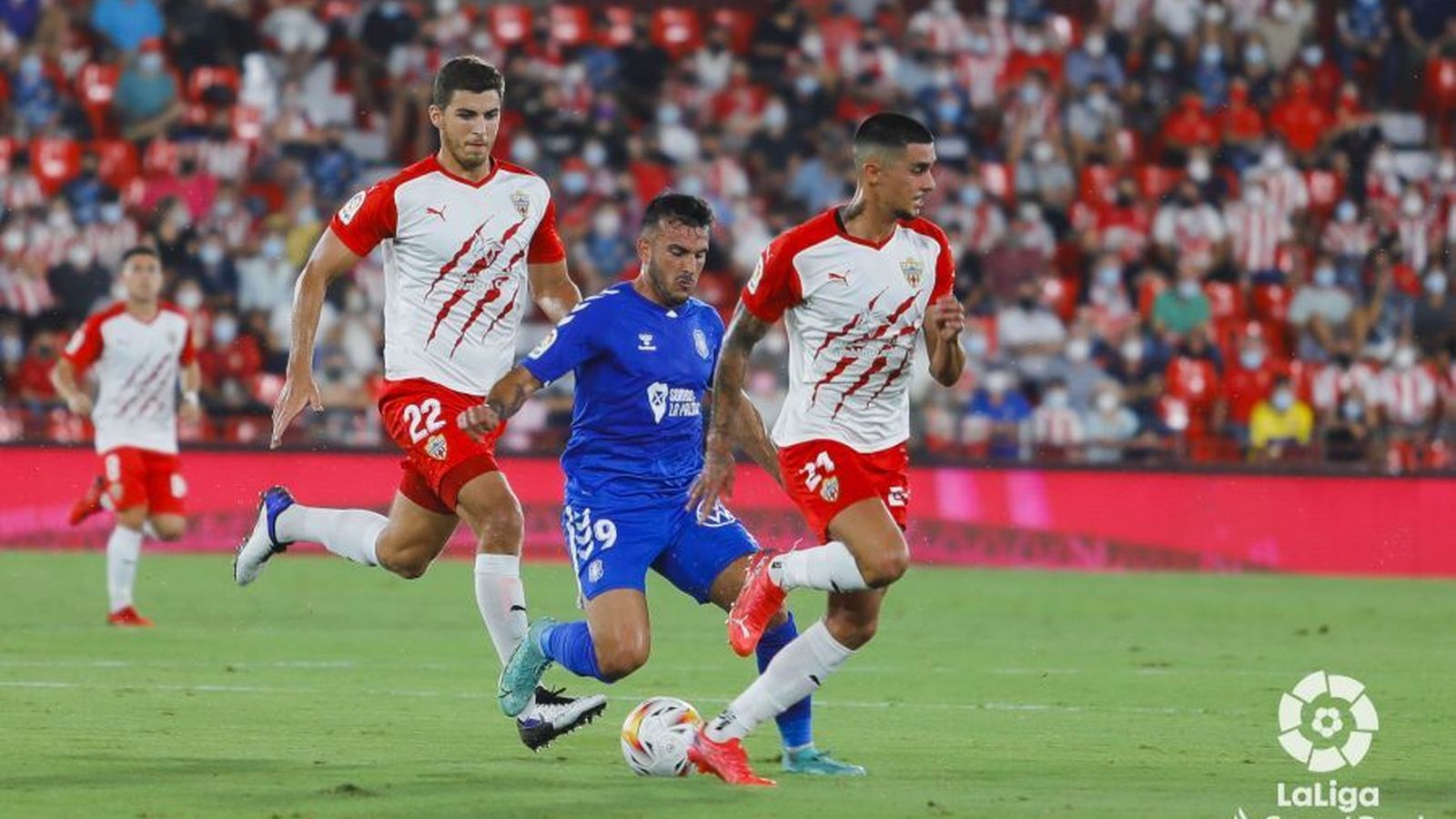 Chumi y Babic se asientan en el eje de la zaga ante la lesión de Carriço