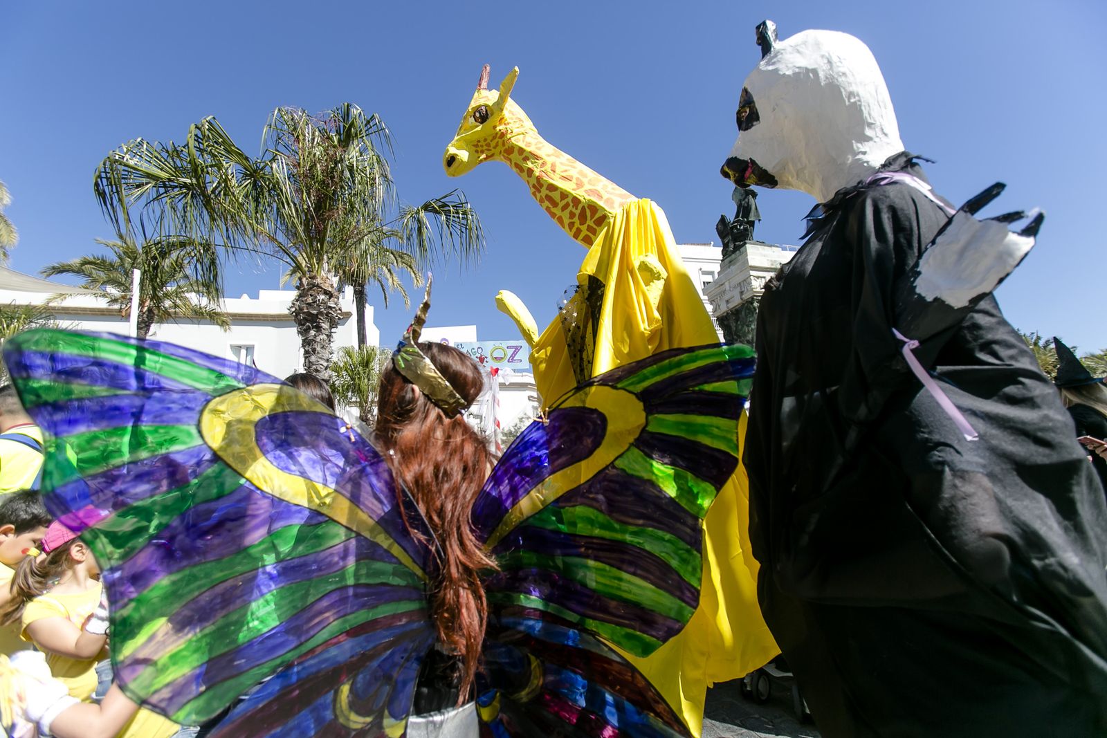 Pasacalles escolar para dar comienzo al Festival Internacional del Títere