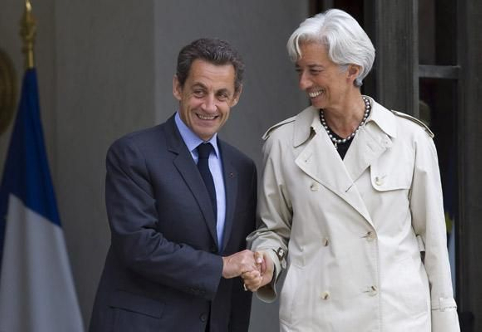 Sarkozy trata con Lagarde la situación en la zona euro