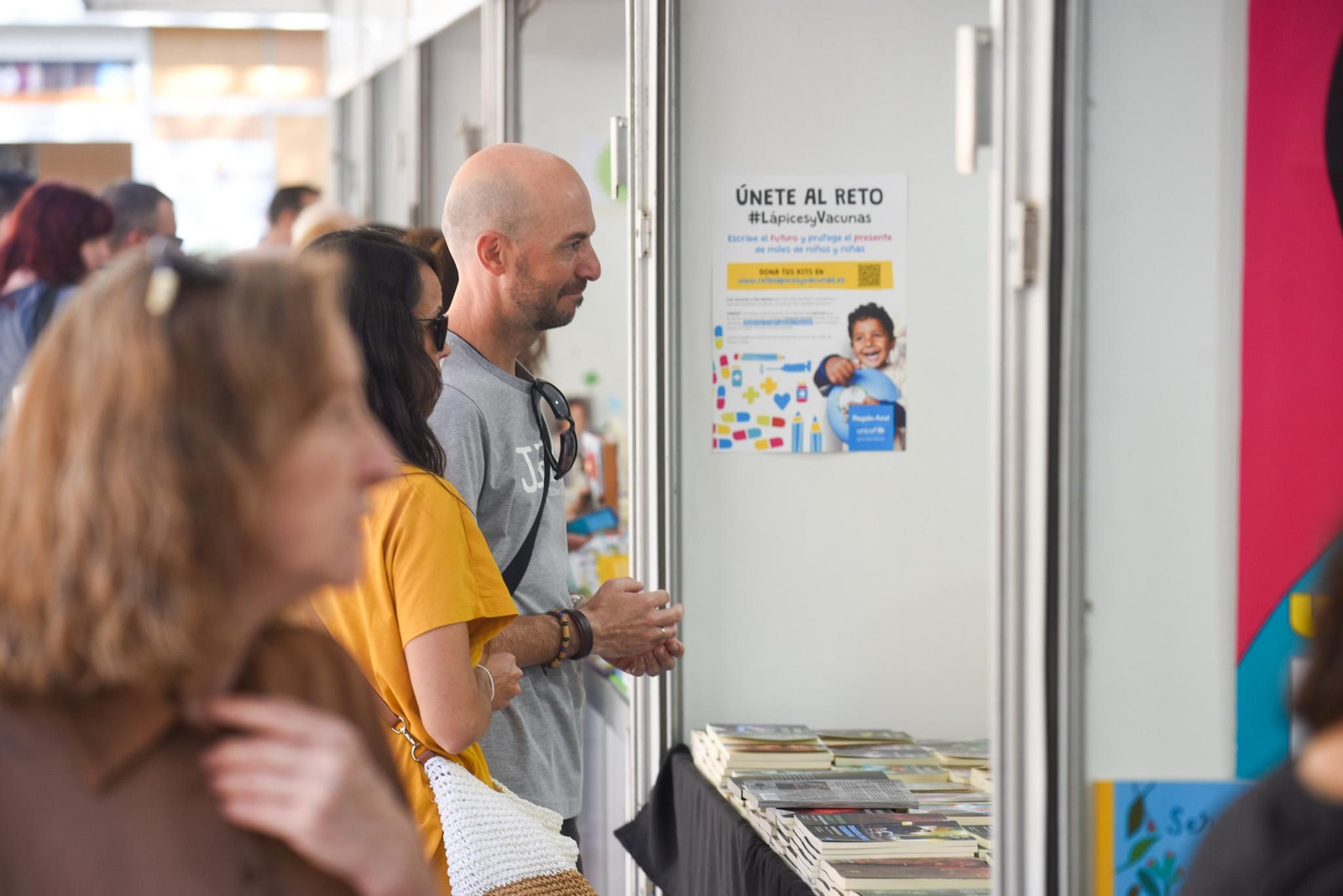 El mejor ambiente de la Feria del Libro de Córdoba en una de sus grandes jornadas, en imágenes