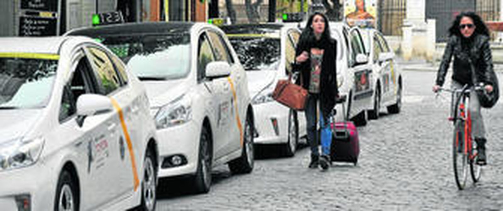 Vestir con decoro sin volver a la chaquetilla y el pantalón azul