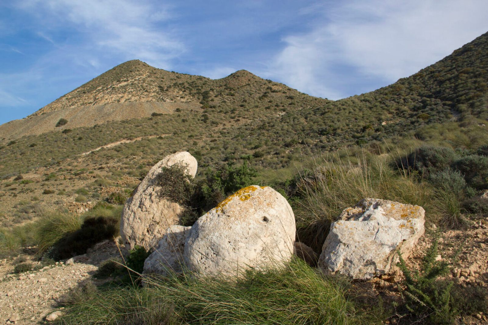 Cantera de adoquines en el cerro de Romero