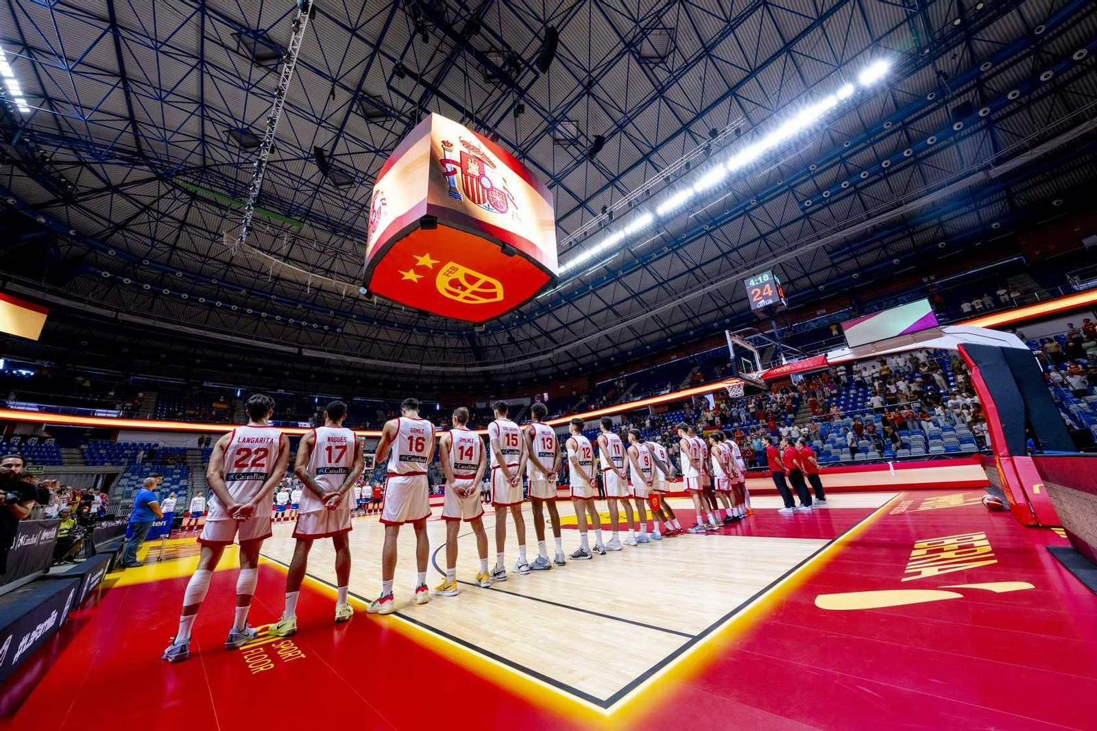 España B-República Checa, en fotos