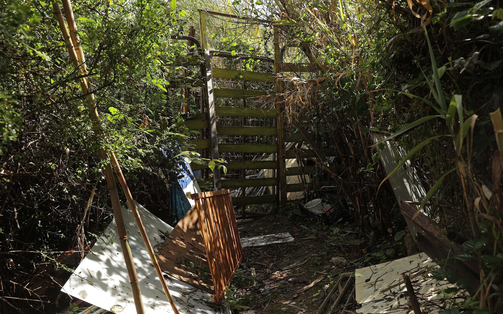 Fotos de los desperfectos e irregularidades en La Menacha