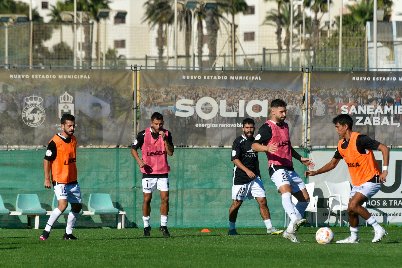 El partidillo de entrenamiento de la Balona, en imágenes