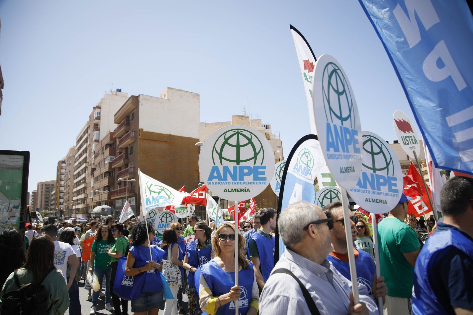 Las imágenes de la HUELGA DOCENTE de Almería