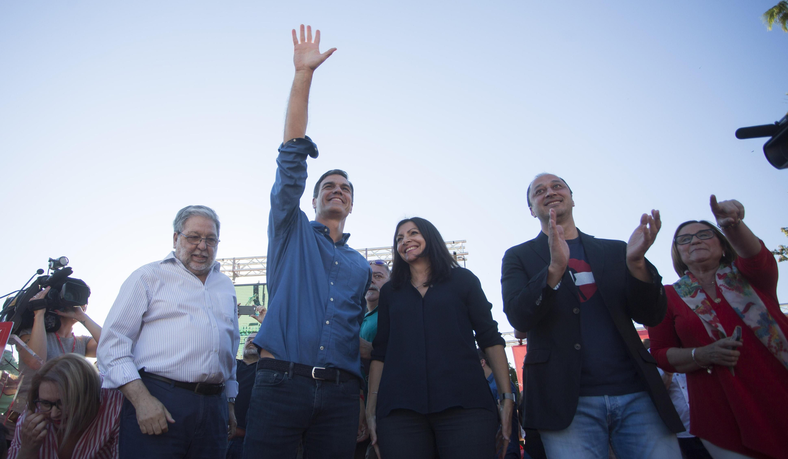 El acto de campaña de Pedro Sánchez en Sevilla, en imágenes