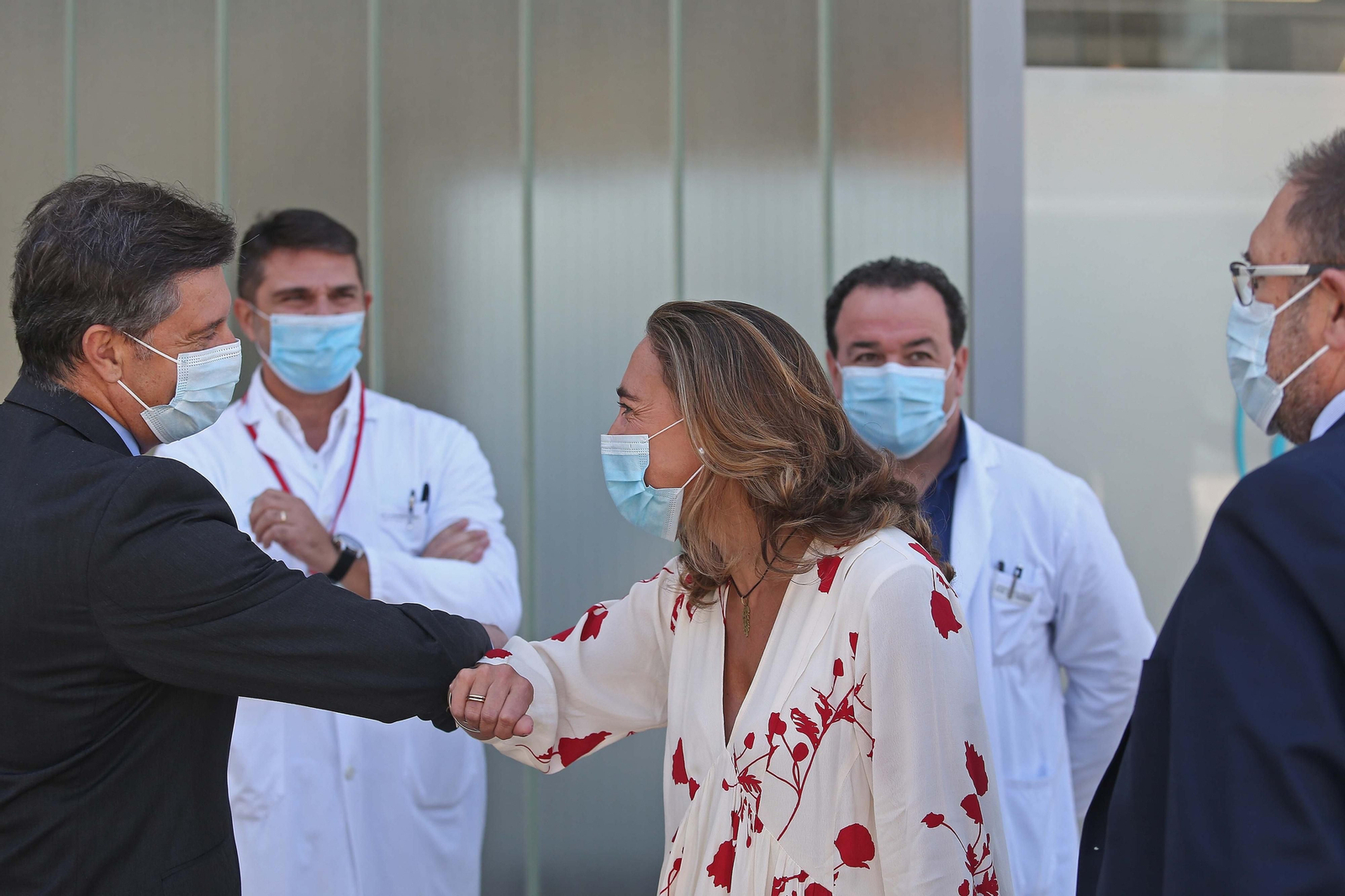 La nueva gerente se presenta en el hospital de La Línea.