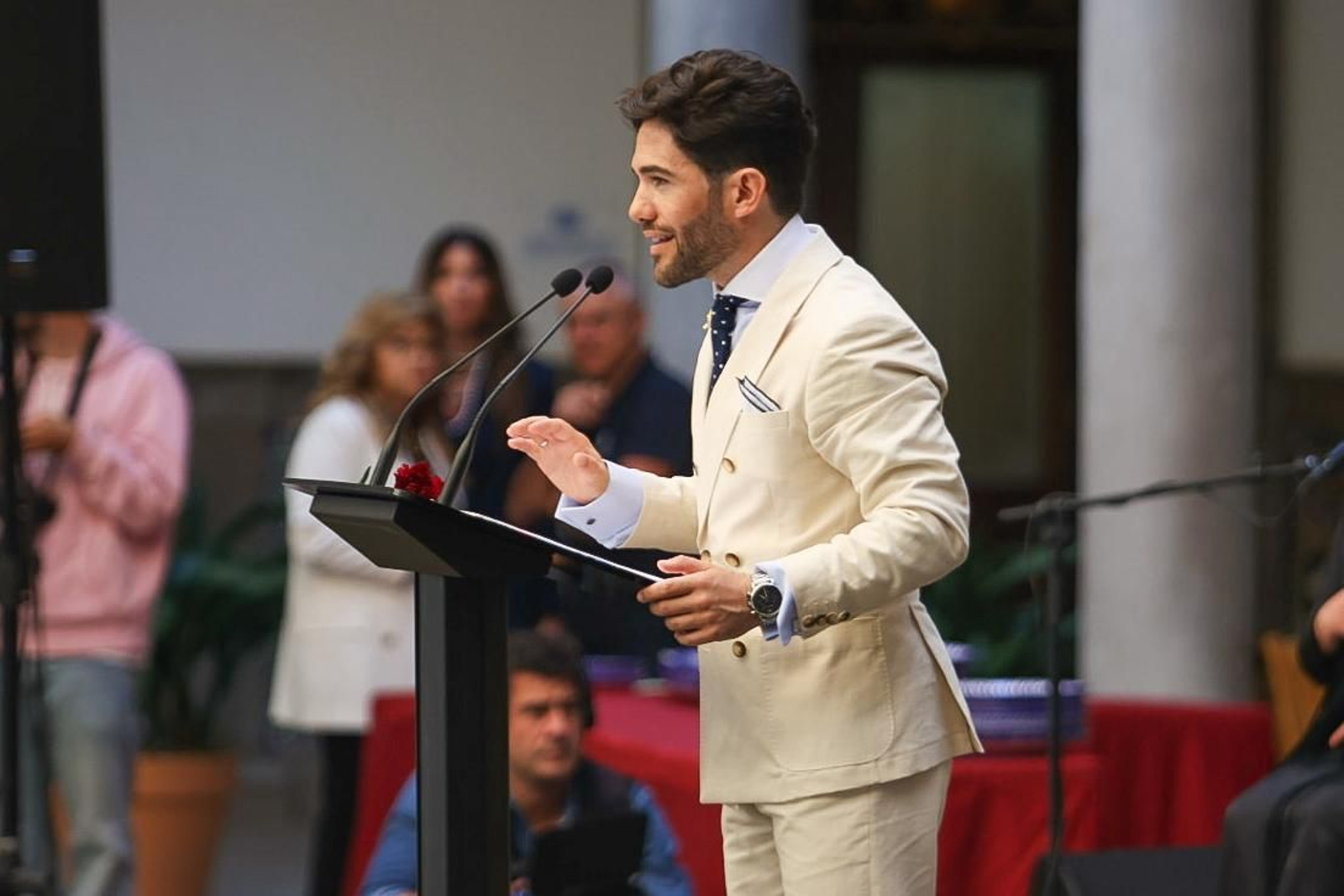 El pregón del Día de la Cruz de Granada, en imágenes