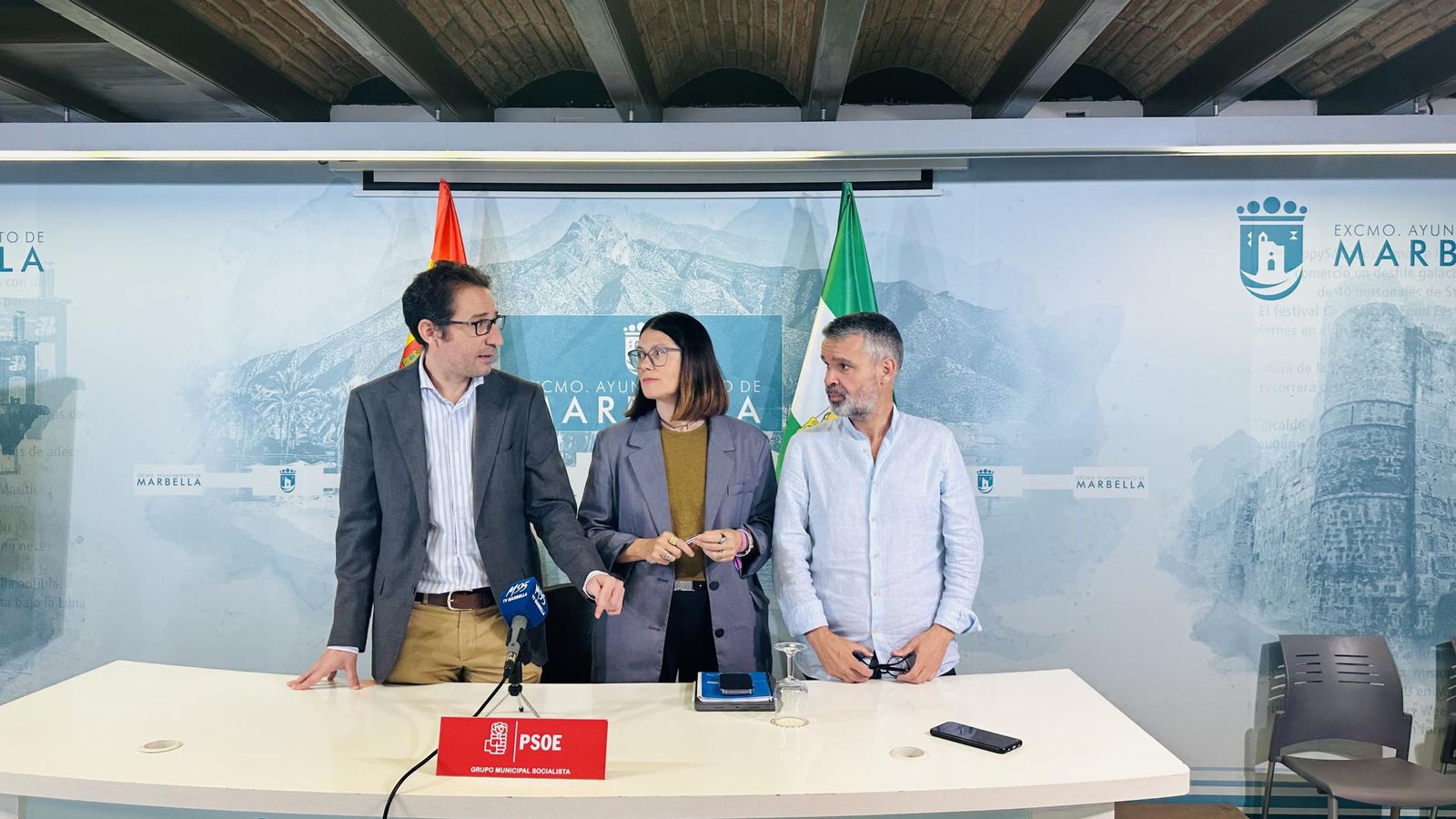 De izquierda a derecha, Adrián Jiménez, Isabel Pérez y José Bernal.