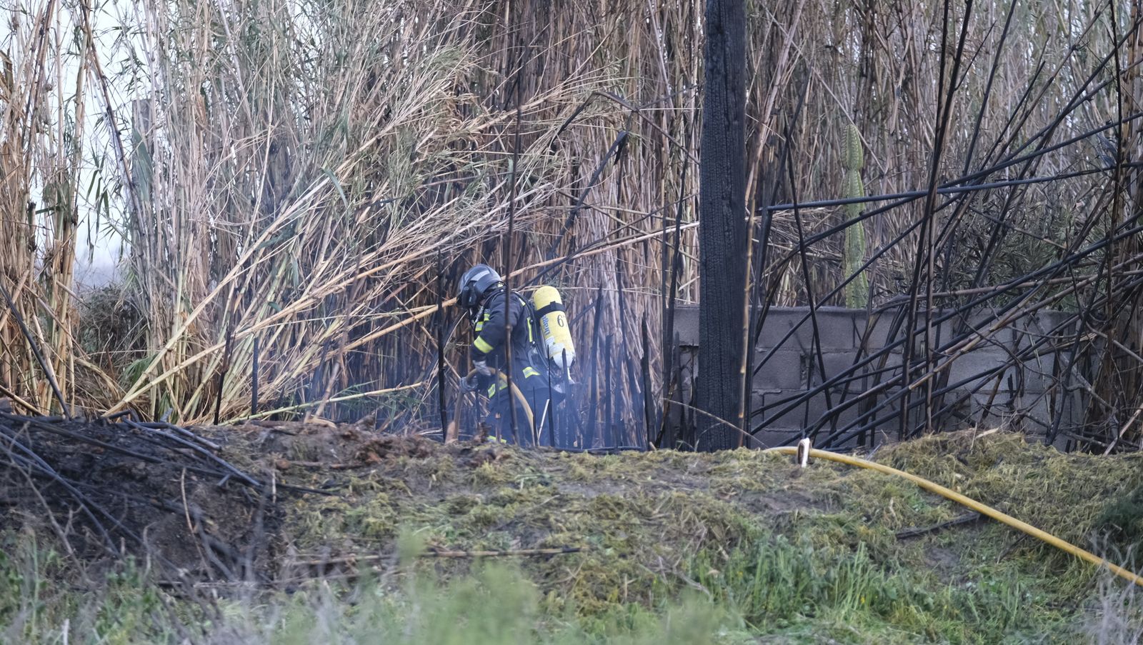 Fotogalería incendio descampado Vega de Acá. Almería