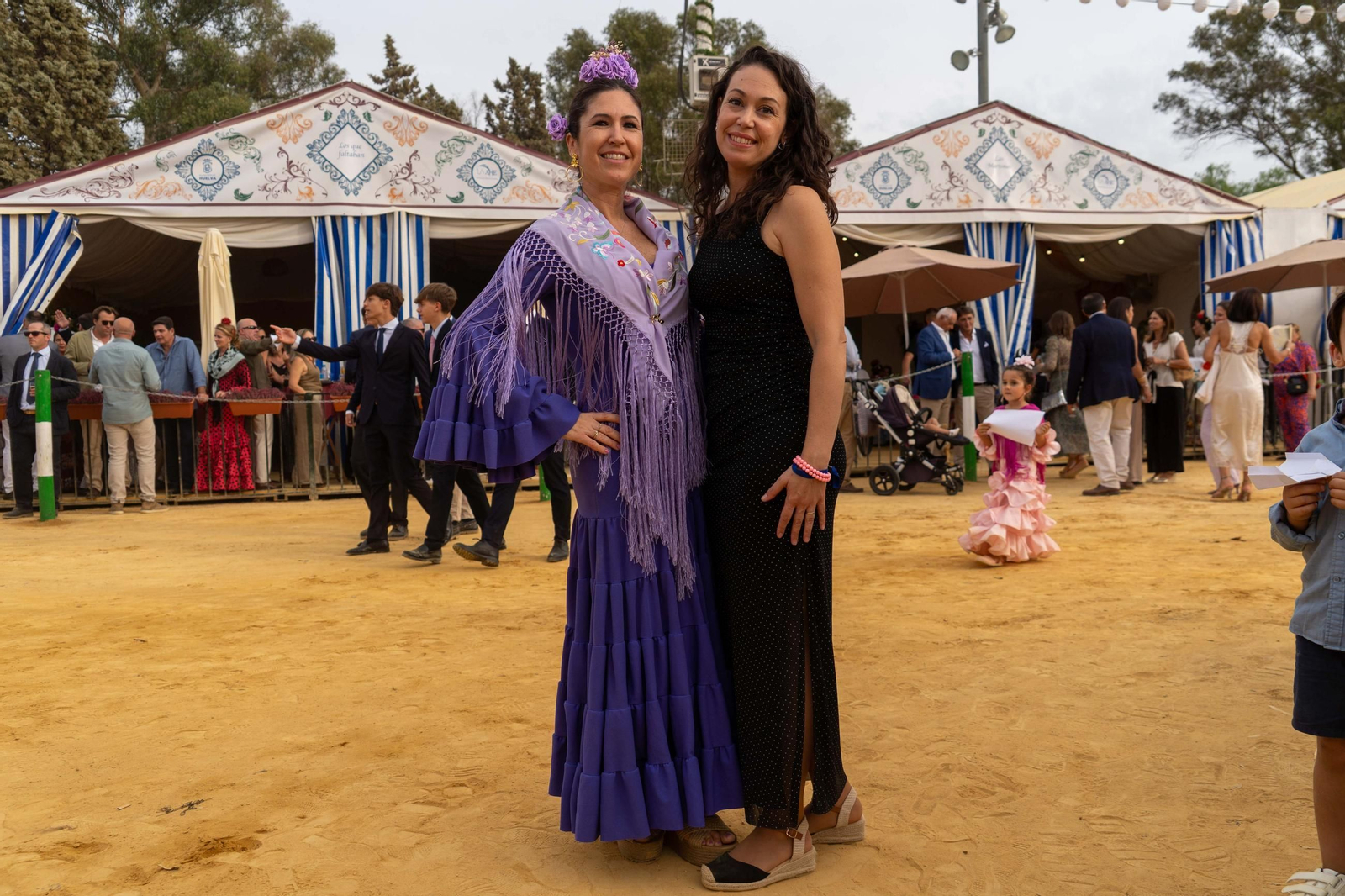 Imágenes del ambiente del ambiente de la tarde del domingo en la Feria de Otoño y del Caballo 2025 de Huelva