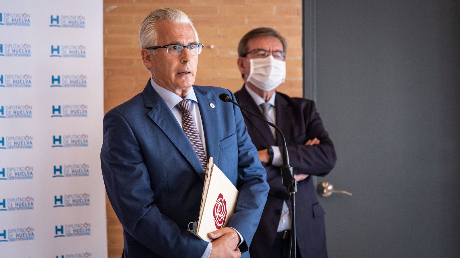 El exmagistardo Baltasar Garzón ayer en La Rábida.