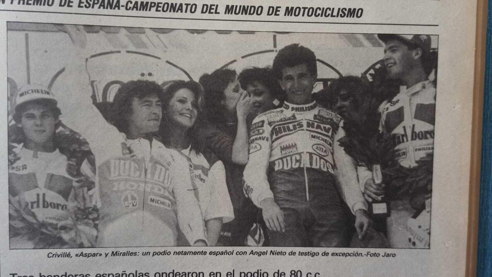 Ángel Nieto, recién retirado, recibió un homenaje en Jerez en el GP de España de 1987. Ángel Nieto, recién retirado, recibió un homenaje en Jerez en el GP de España de 1987.