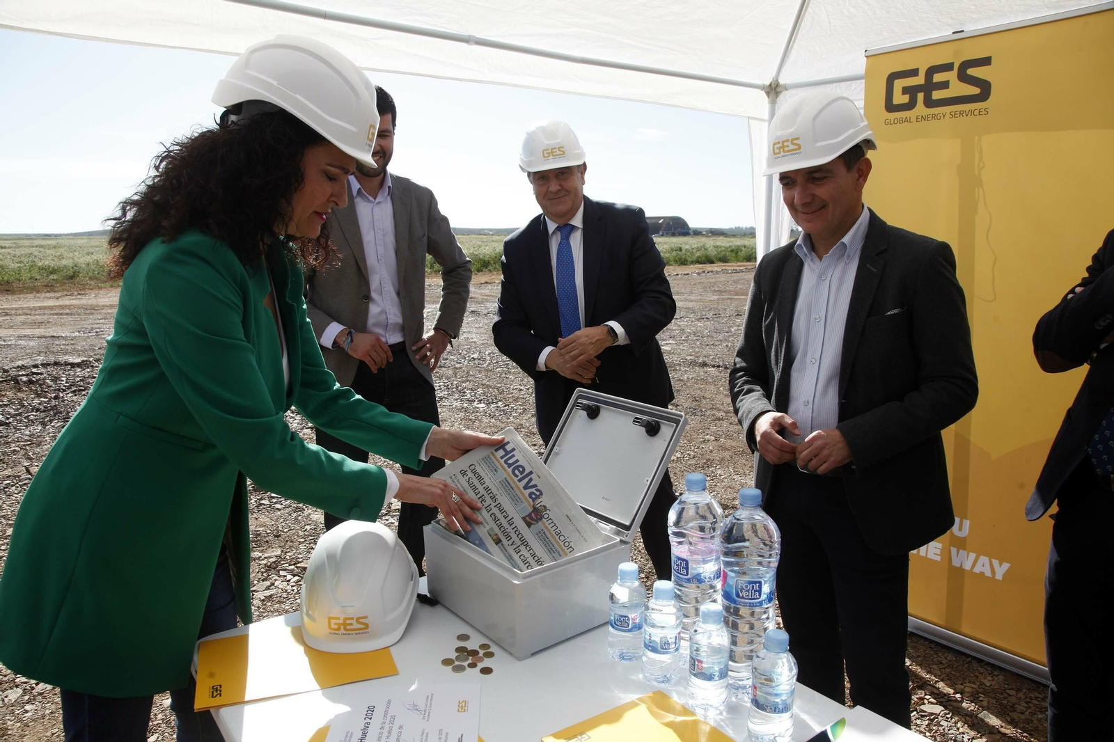 Huelva Información estuvo presente en la colocación de la primera piedra de la planta.