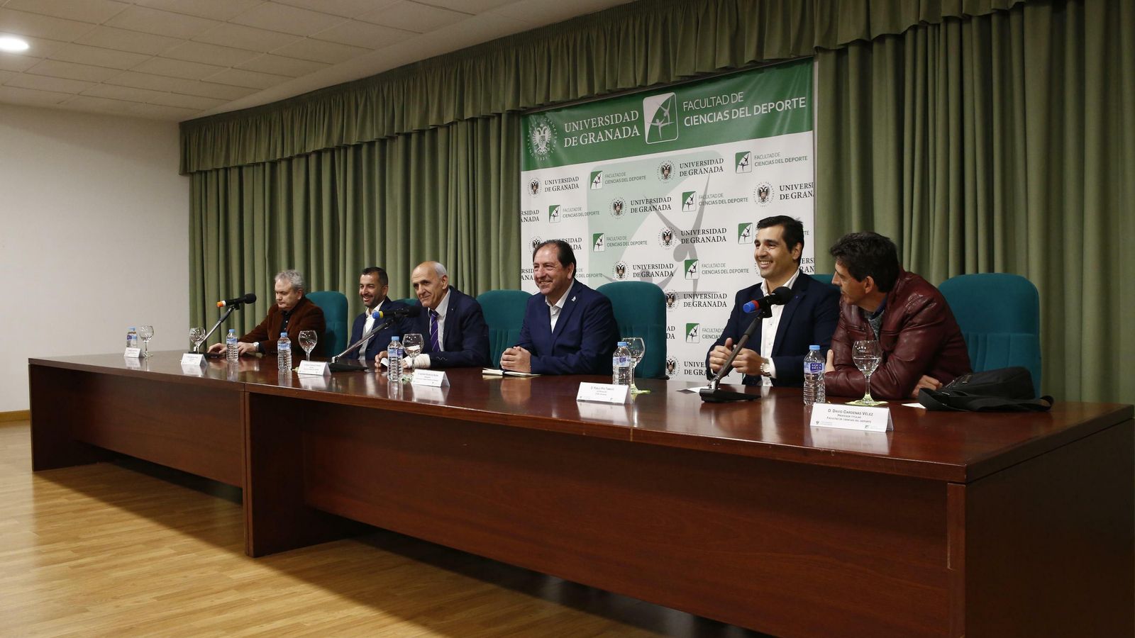 El presidente de la AEPD Granada, Antonio Rodríguez, junto al decano de la Facultad del Deporte