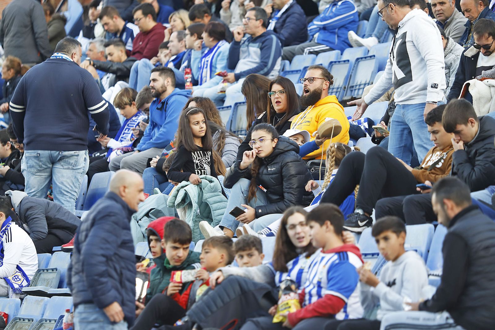 Imágenes del ambiente en el encuentro entre el Recreativo de Huelva y el Real Murcia
