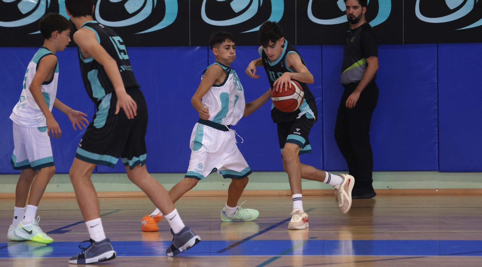 Las fotos de la segunda jornada del Campeonato de Andalucía infantil masculino de baloncesto, en La Línea