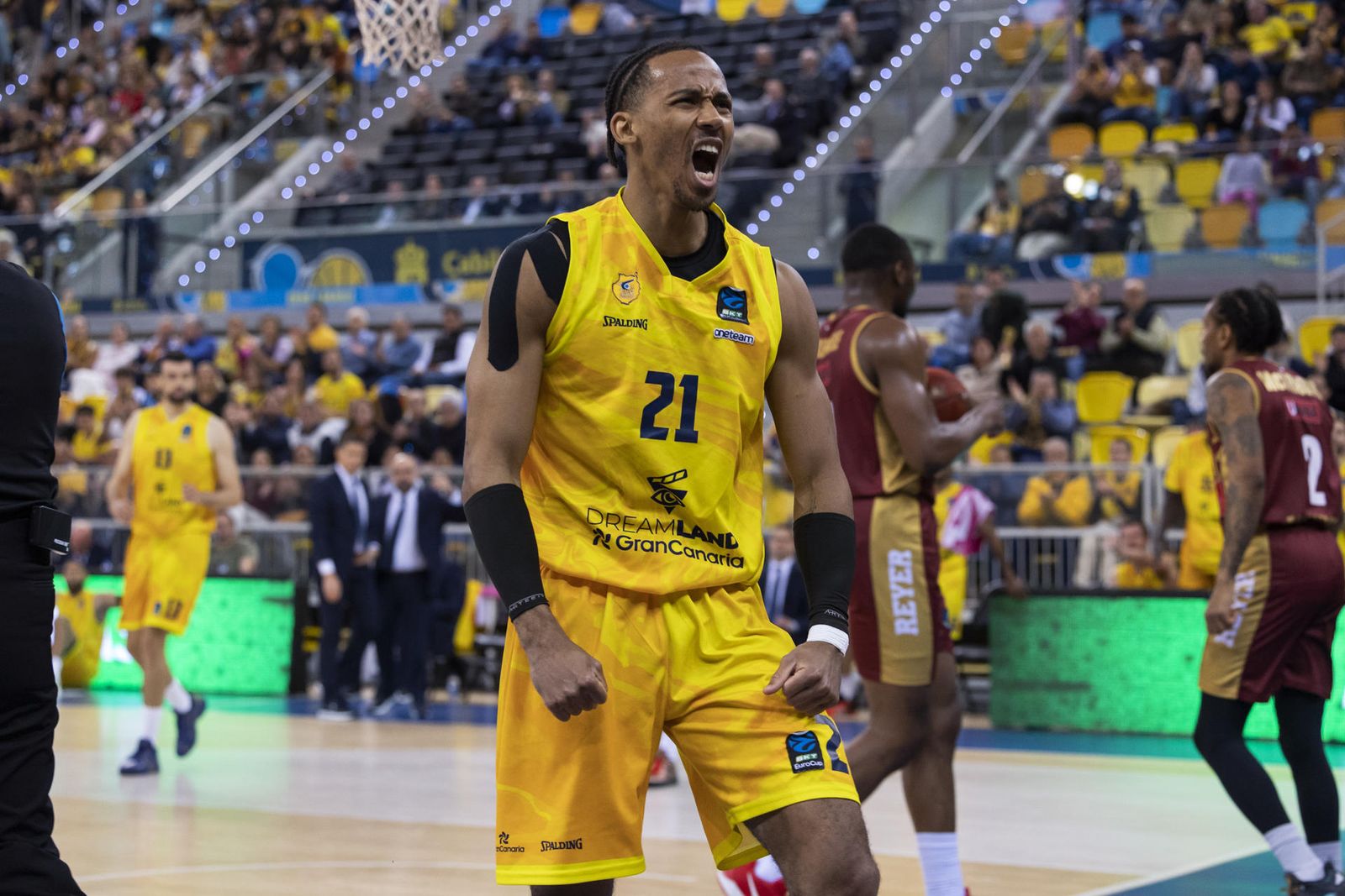 Ngouama, con el Granca.