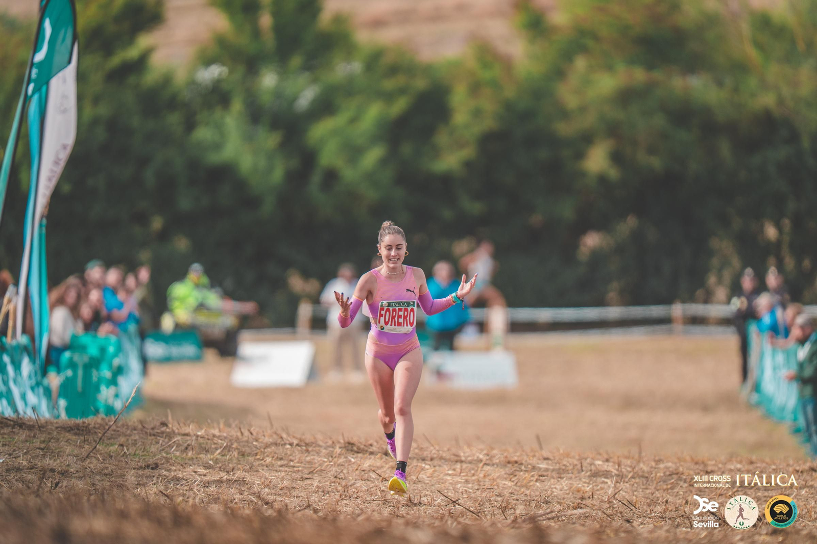 Búscate en las fotos del Cross de Itálica 2025 | 11
