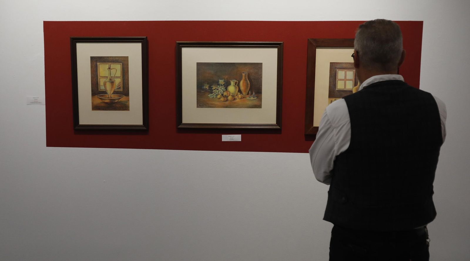 Fotos de la exposición de acuarelas y dibujos de Antonio Torremocha en La Línea