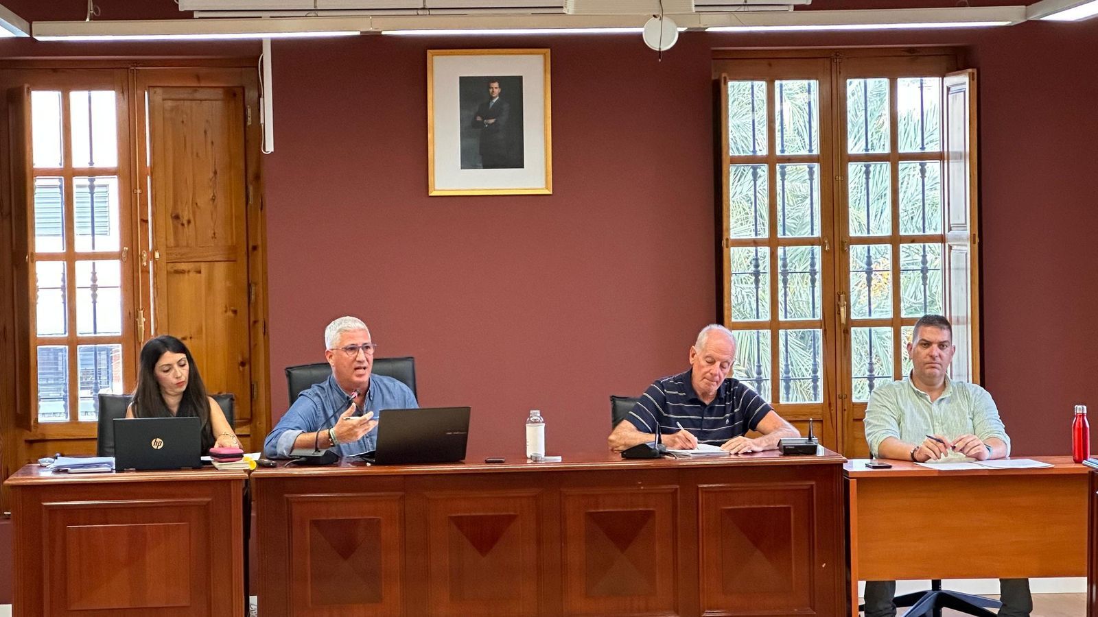 El equipo de gobierno del Ayuntamiento de Huércal de Almería garantiza su salud.