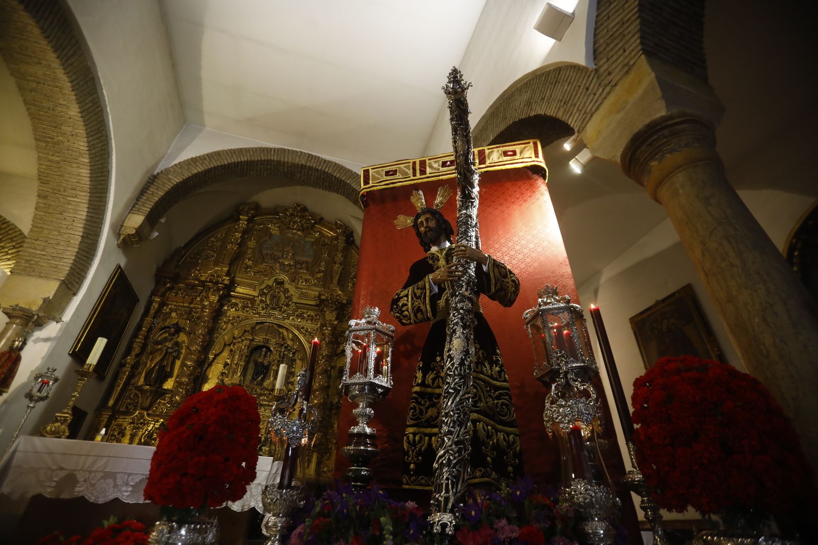 La archicofradía de la Vera-Cruz de Córdoba venera al Señor de los Reyes